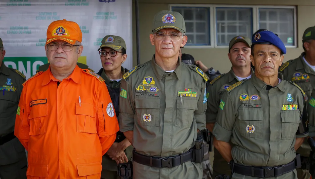 Comandante do CBMEPI José Rego, Subcomandante da PM Costa Lima e Coronel Ribeiro