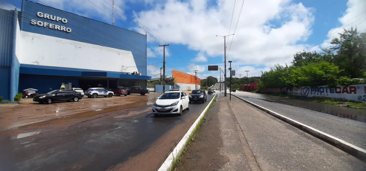 Condutores se arriscam pelo trecho