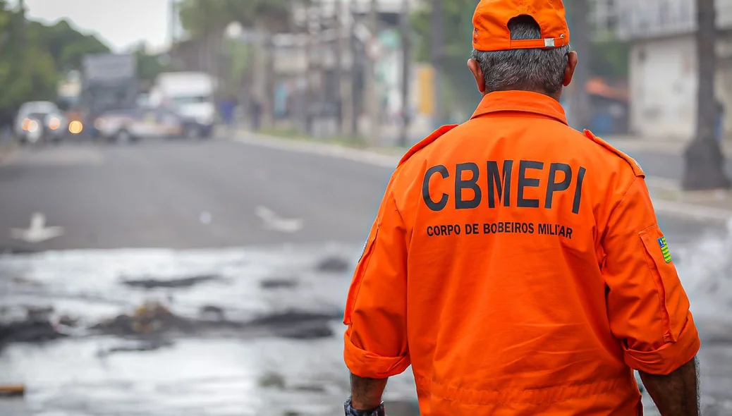 Corpo de Bombeiros conteu as chamas