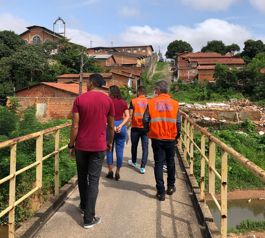 Defesa Civil fiscalizando área de risco em Teresina