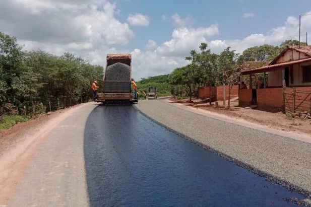 DER-PI constrói rodovia que liga Ipiranga a Oeiras