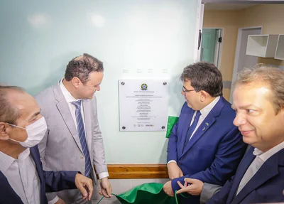 Descerramento da placa para entrega de leitos no HU