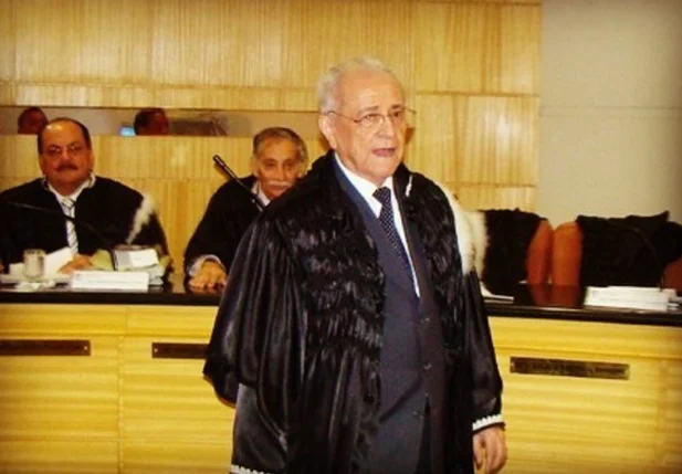 Desembargador Osíris Neves de Melo Filho