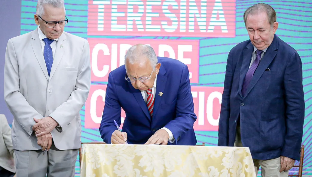Dr. Pessoa assinou decreto de inovação