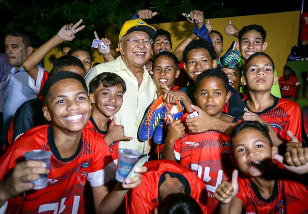 Dr Pessoa entrega espaço esportivo na zona sudeste