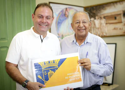 Dr. Pessoa recebe portfólio com 42 projetos de obras a serem executados pela SAAD Sul