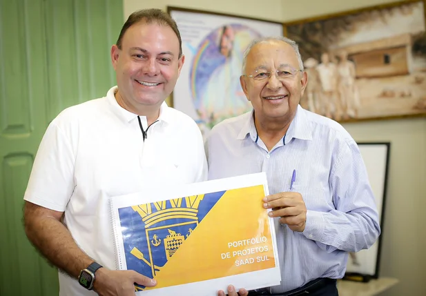 Dr. Pessoa recebe portfólio com 42 projetos de obras a serem executados pela SAAD Sul