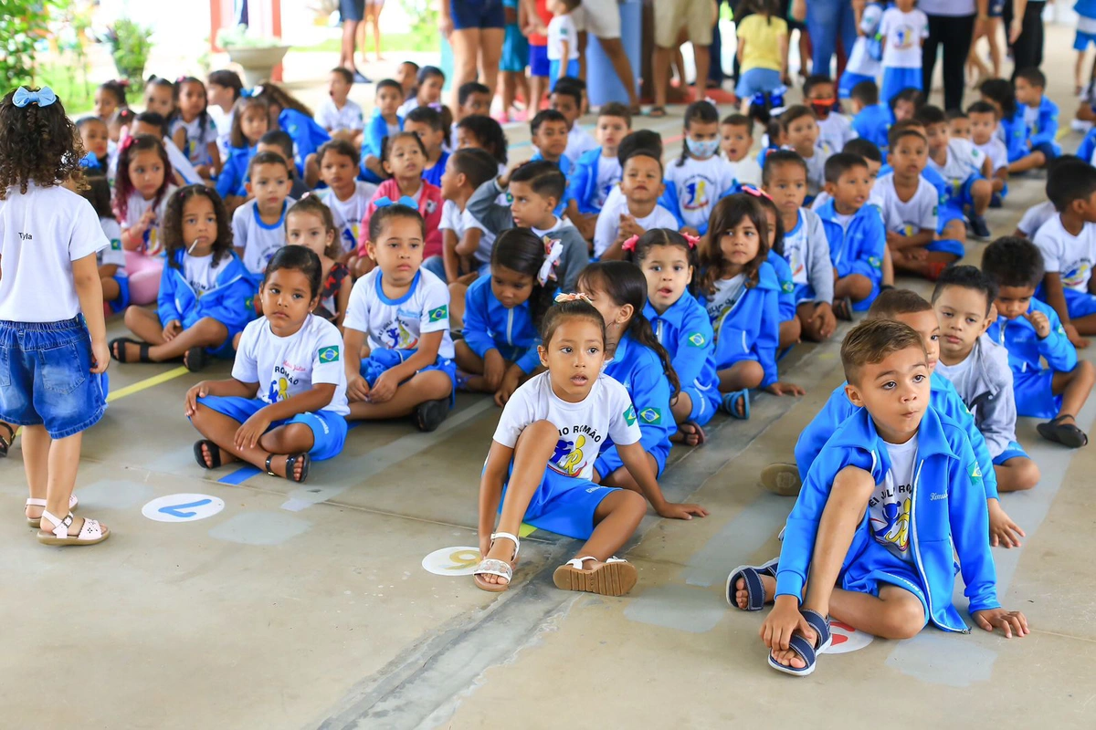 Dr pessoa visita escolas da Zona Sudeste de Teresina