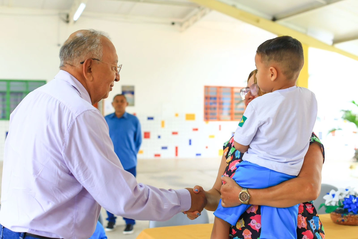 Dr pessoa visita escolas da Zona Sudeste de Teresina