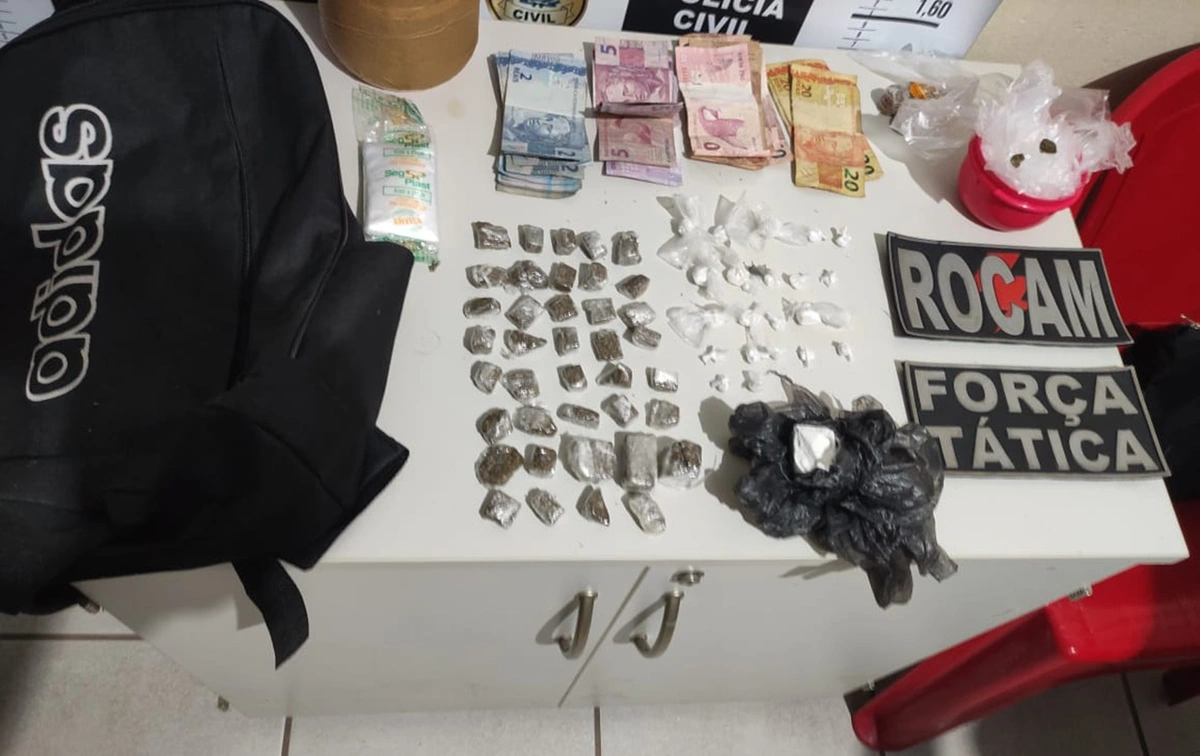 Drogas apreendidas dentro da mochila de uma mulher em Picos