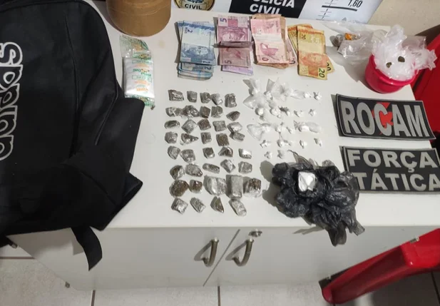 Drogas apreendidas dentro da mochila de uma mulher em Picos