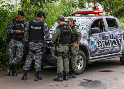 Equipe do DGO da PM no local do crime