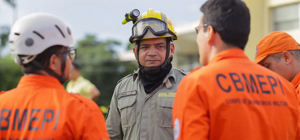 Equipes tiveram que usar proteção respiratória para tirar o corpo da vítima do local