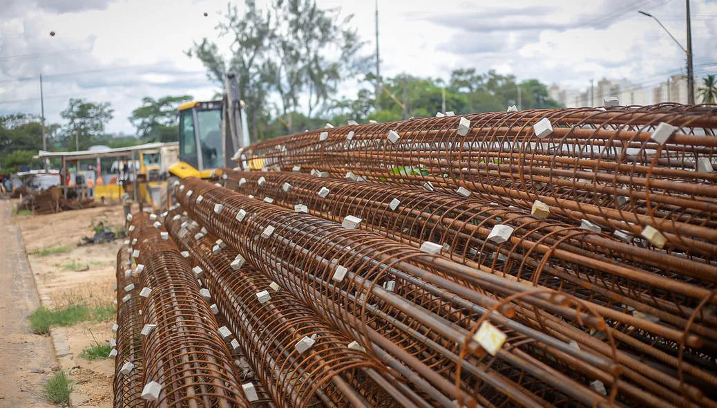 Estruturas de ferro serão utilizadas na obra