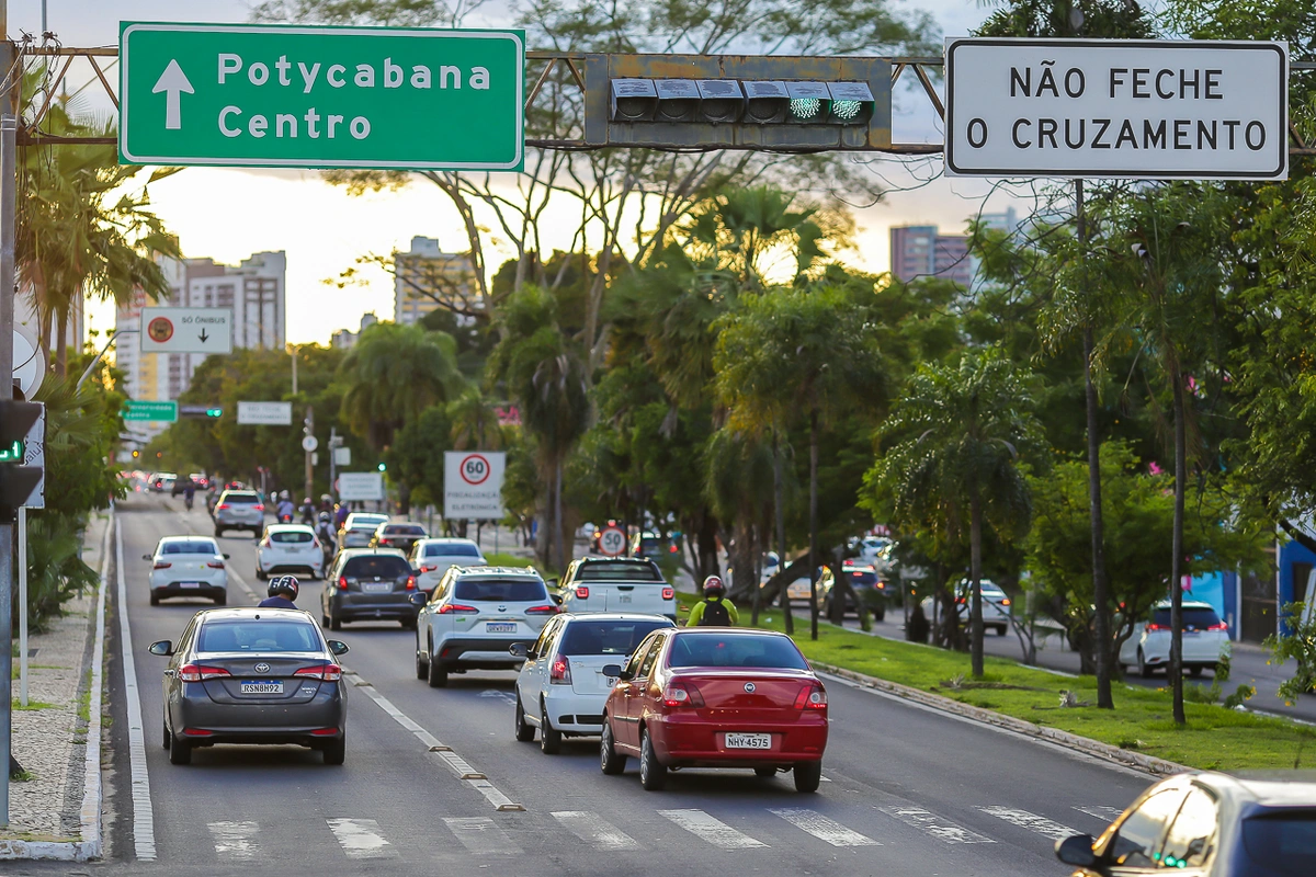 Faixas dos ônibus em rodovias federais é liberada