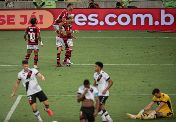Flamengo vence Vasco em jogo de ida no Campeonato Carioca