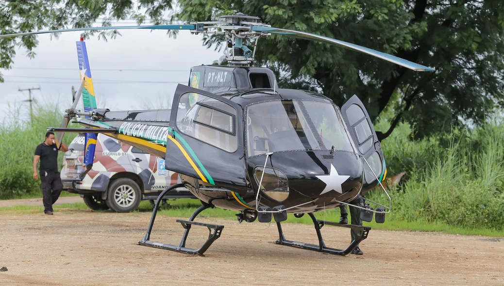 Helicóptero da PMPI deu apoio durante desocupação de posse.jpeg
