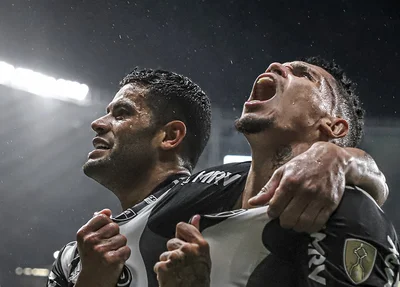 Hulk e Paulinho foram os autores dos gols do Galo na partida