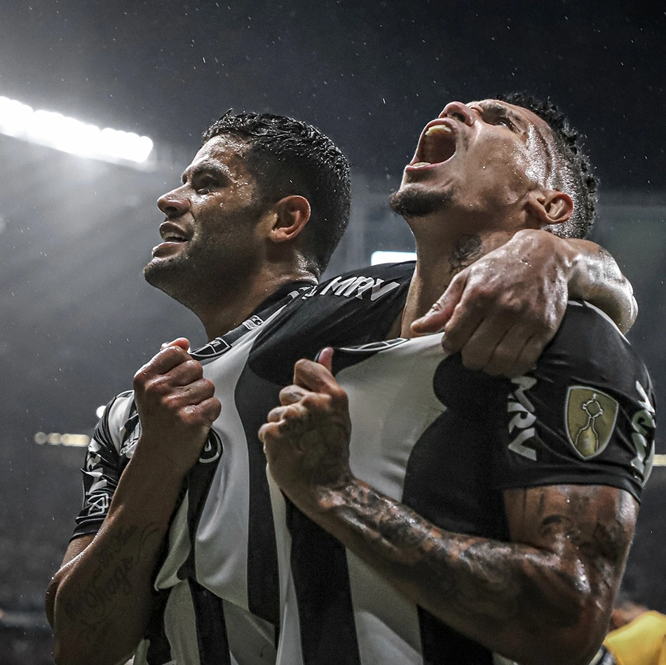 Hulk e Paulinho foram os autores dos gols do Galo na partida