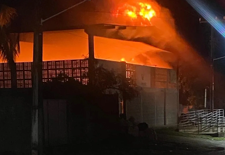 Incêndio em galpão de cooperativa de reciclagem em Arez, Rio Grande do Norte