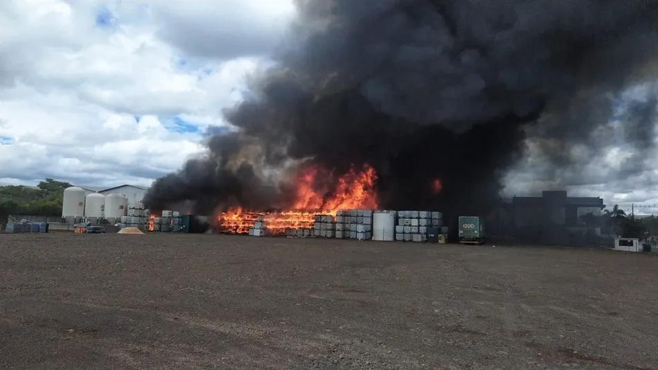 Incêndio em indústria química de Santa Catarina