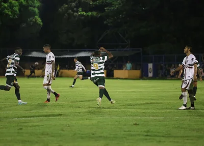 Joelson comemora gol em cima do Fluminense-PI