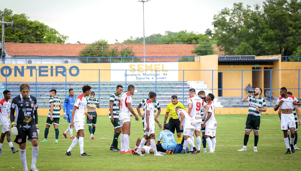 Jogador pede atendimento