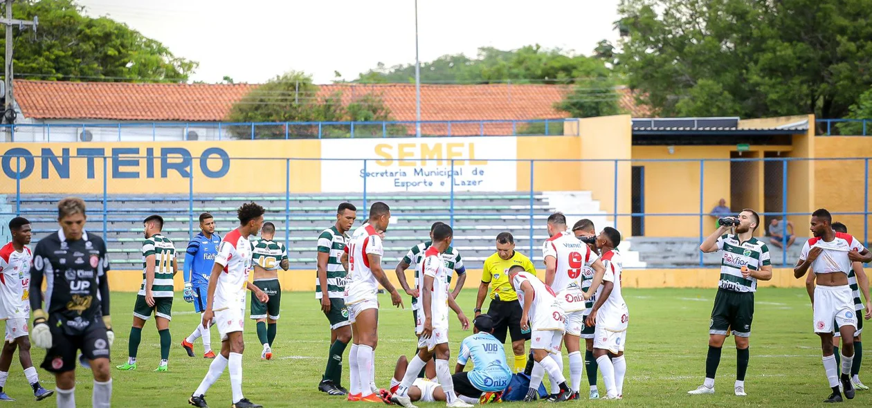 Jogador pede atendimento