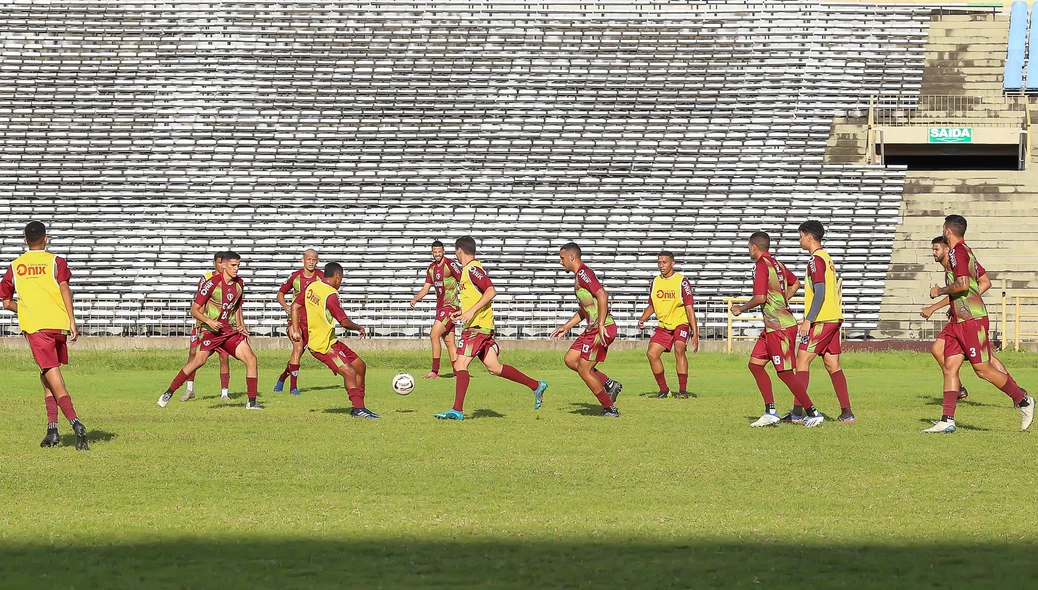 Jogadores da base com o time principal
