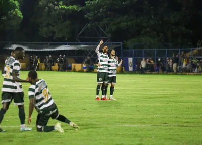 Jogadores do Altos comemoram vitória em jogo de ida