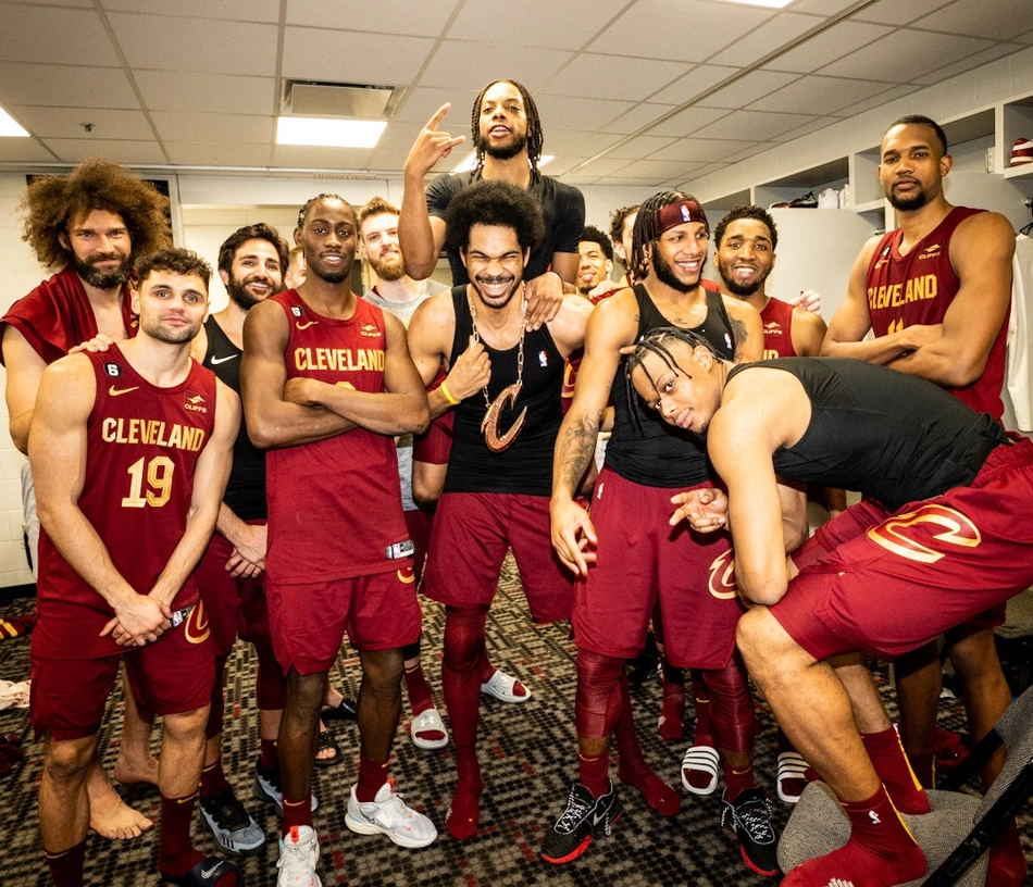 Jogadores do Cavaliers comemora terceira vitória consecutiva