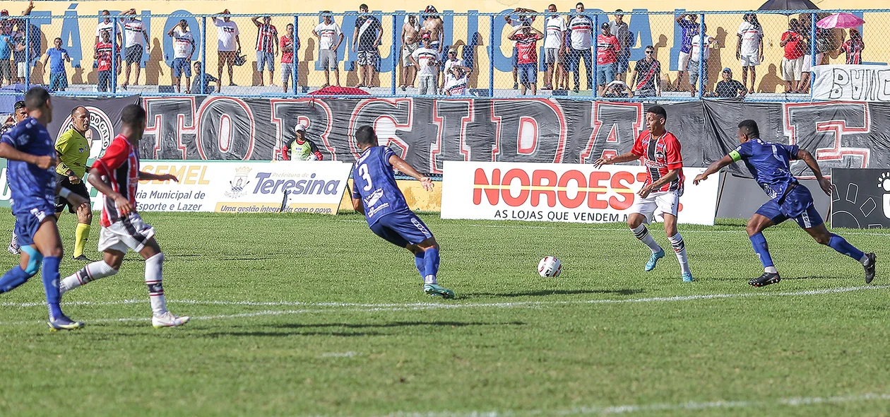 Jogo aconteceu no Lindolfo Monteiro