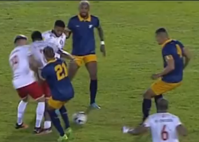 Lance polemico na partida entre Tombense e Retrô pela Copa do Brasil