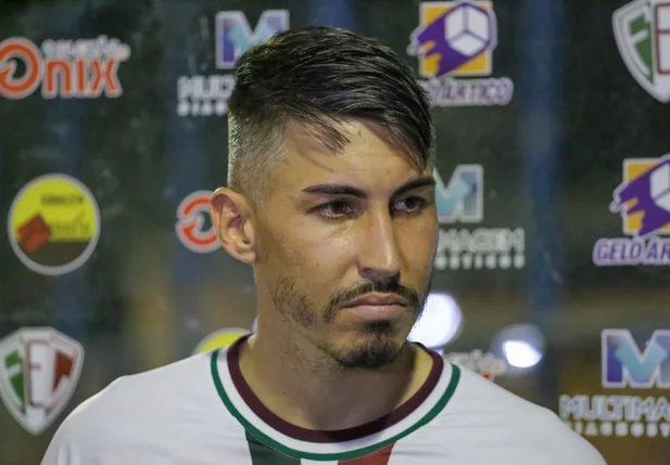 Lucão, zagueiro do Fluminense-PI