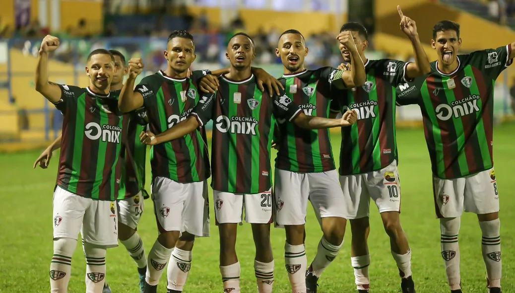 Lucas Manga, do Fluminense-PI, comemorando gol contra o Bahia