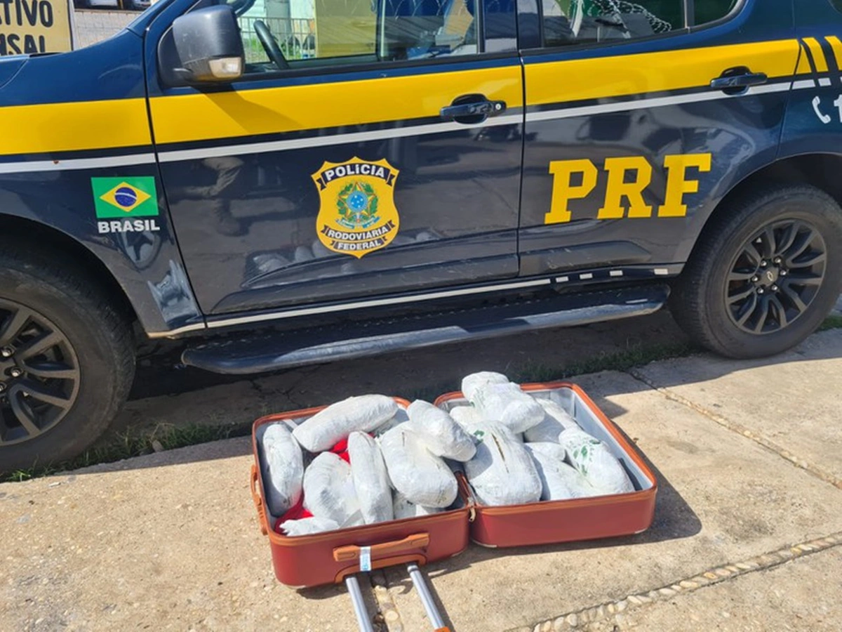 Maconha apreendida com passageiro em ônibus na BR 316 em Teresina