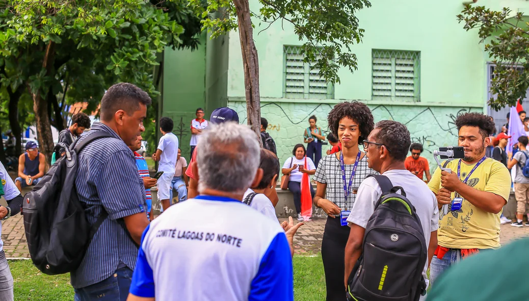 Manifestação realizada em conjunto com estudantes