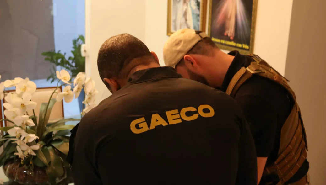 Membros do GAECO cumprem mandados na Operação Cerrados