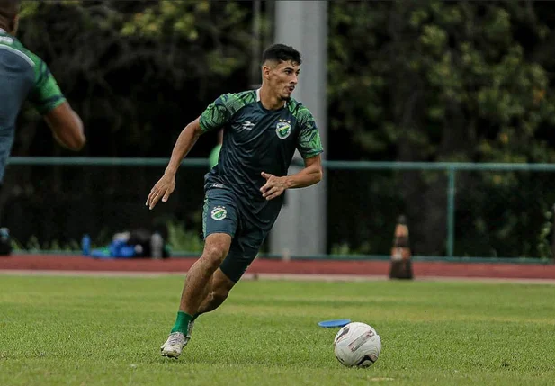 Mikael, atacante do Altos