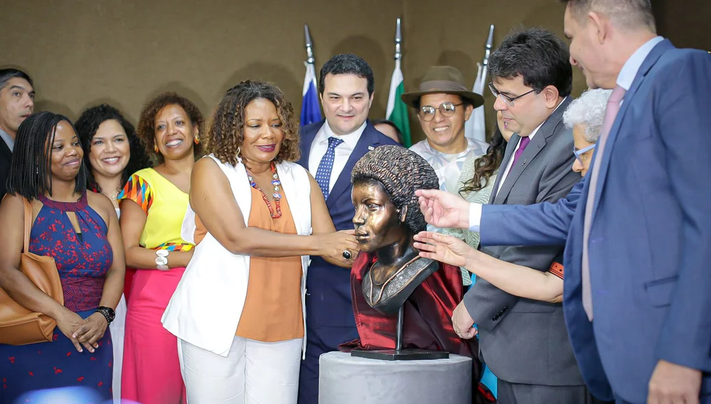 Ministra da Cultura participa de homenagem à Esperança Garcia em Teresina