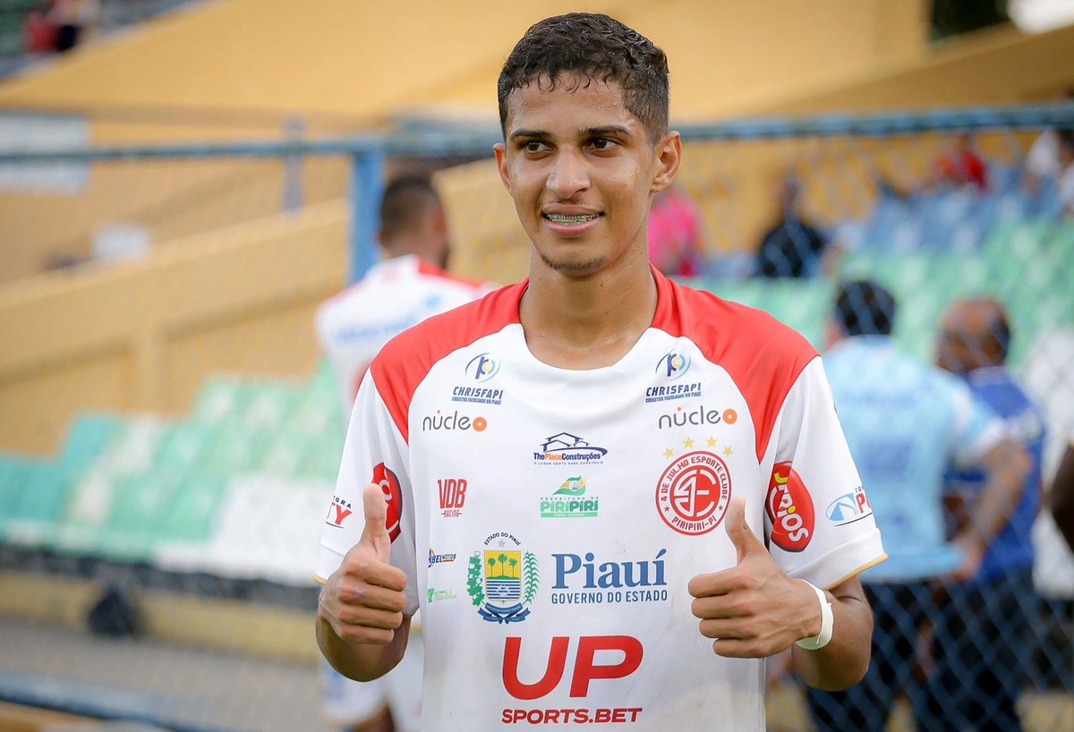 Moisés foi o autor do Gol do 4 de Julho