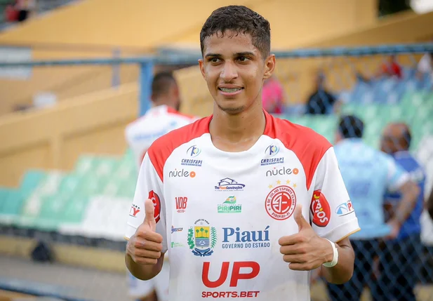 Moisés foi o autor do Gol do 4 de Julho