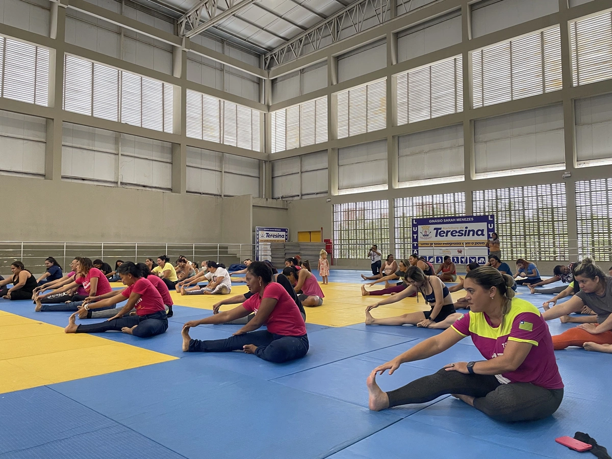 Momento alongamento para as mulheres