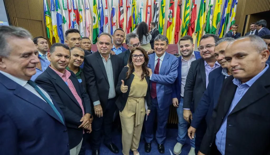 O encontro também teve presença de parlamentares