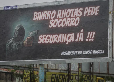 Outdoor localizado na Avenida Higino Cunha, no bairro Ilhotas