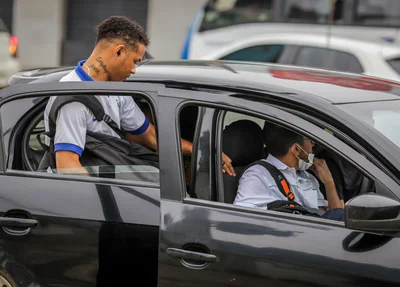 Outra alternativa encontrada foram os motoristas de aplicativo