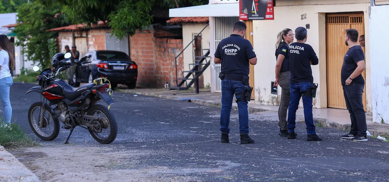 Perícia faz reconstituição