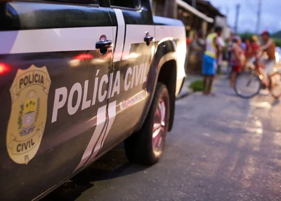 Polícia Civil no local do crime