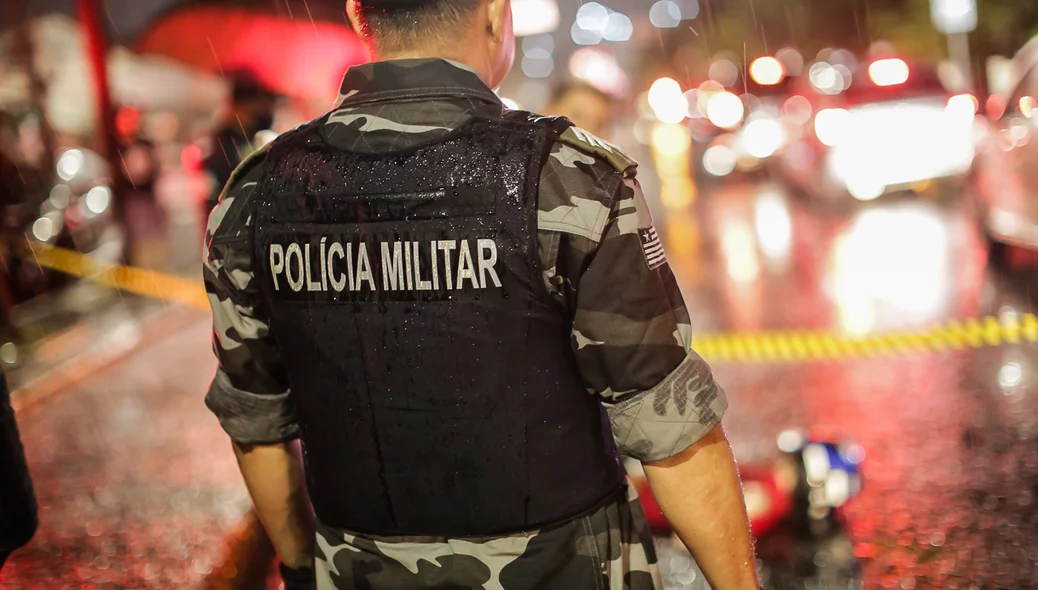 Polícia militar acompanhou a pericia