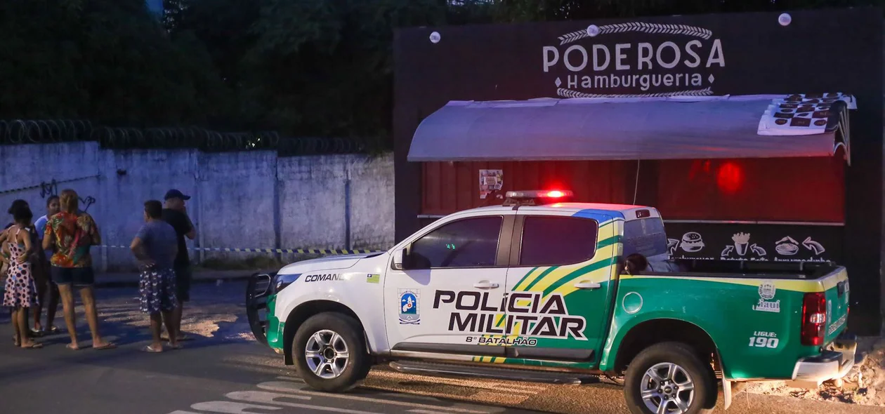Polícia Militar no local